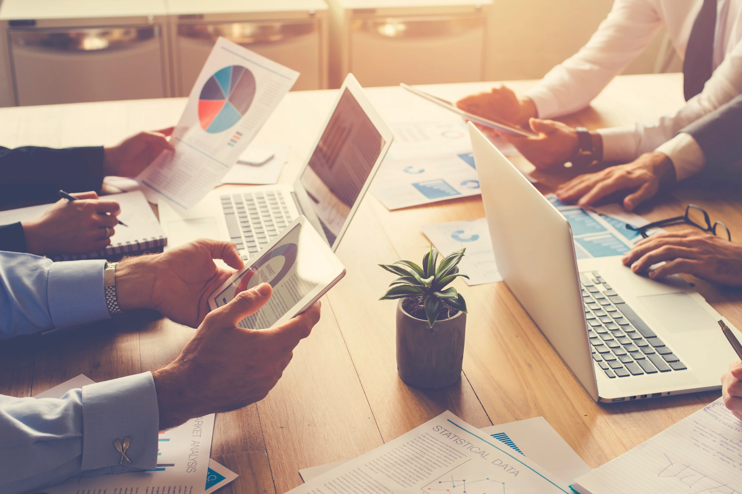 orang bekerja di virtual office
